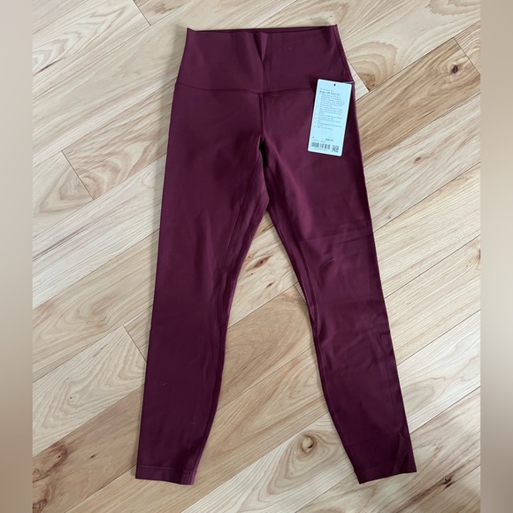 Lululemon Align High-Rise Pant 25"
Red Merlot - Picture 2 of 4